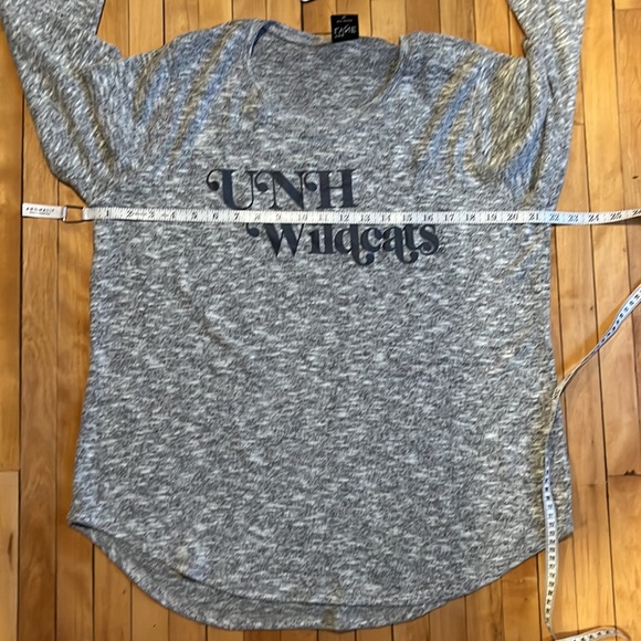 NWT University of New Hampshire Top - Picture 12 of 16